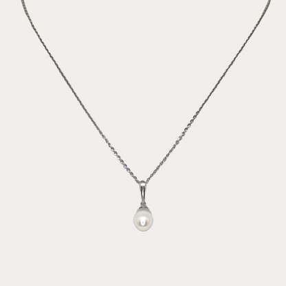 Single Pearl Pendant